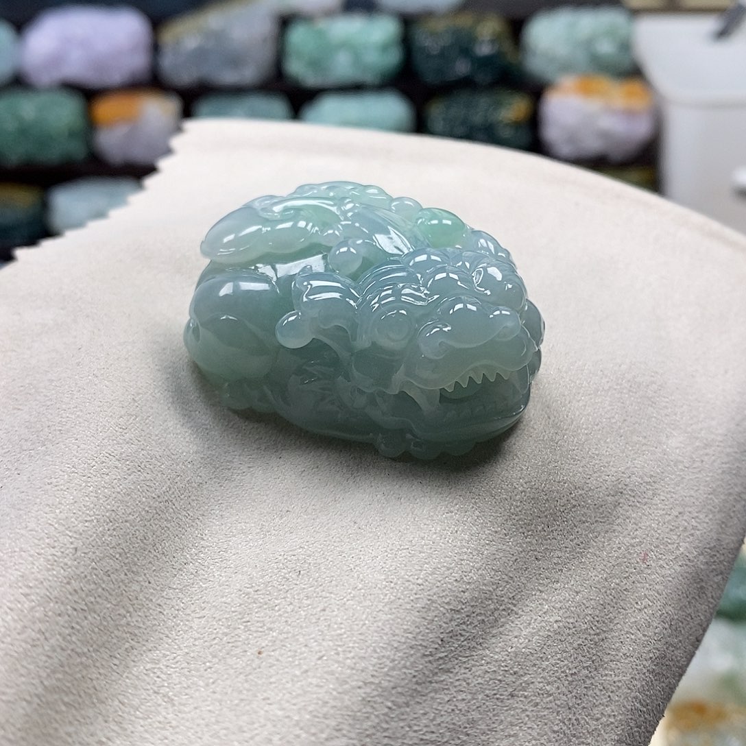 翡翠未镶嵌颈饰天然翡翠吊坠貔貅