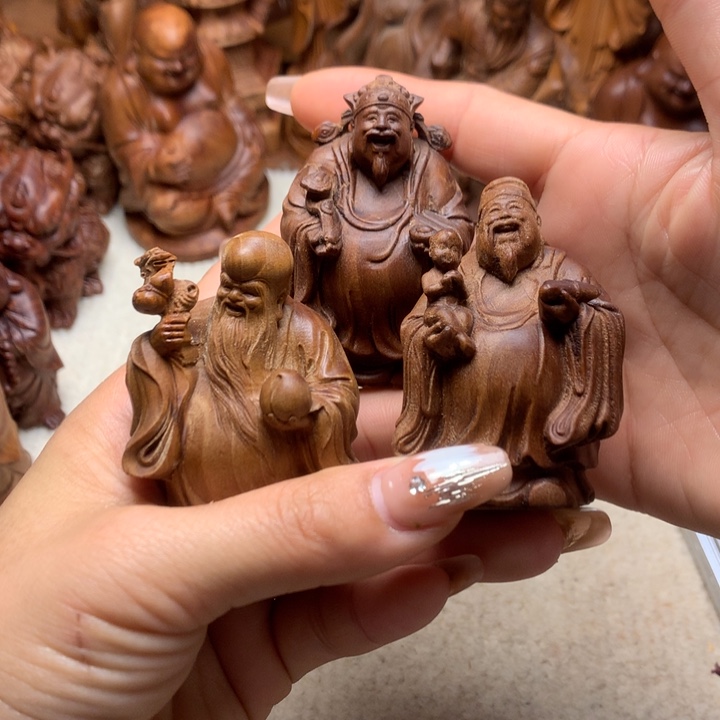 檀香木其他老山檀香手把件瑕疵