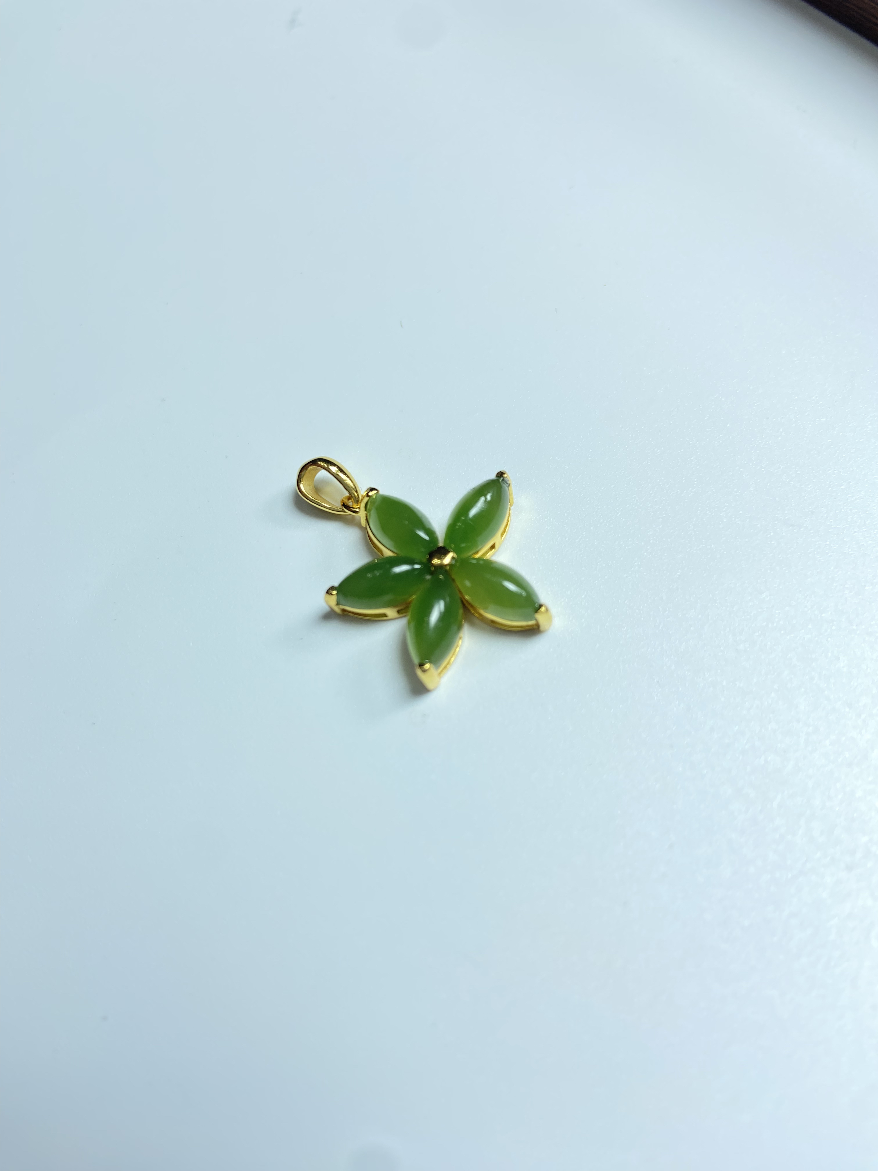 925银镶嵌和田碧玉马眼拼雪花镶嵌吊坠