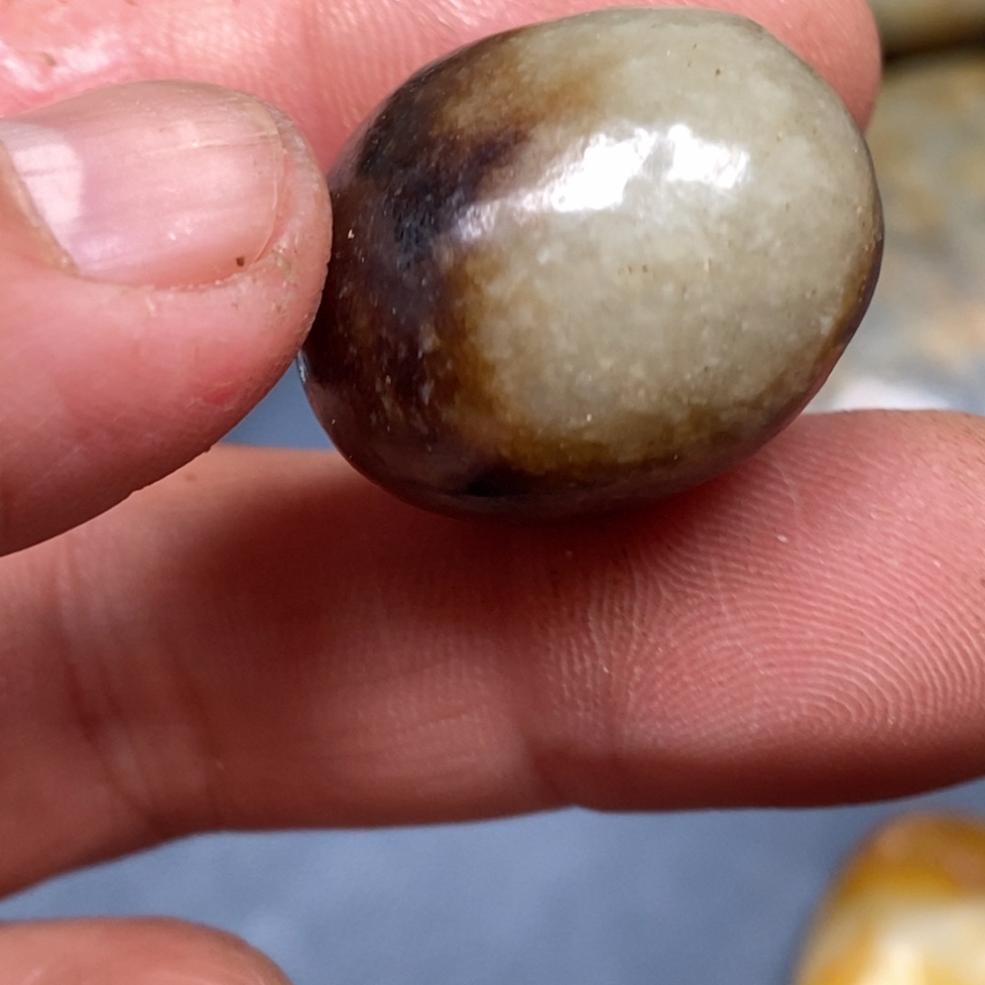 和田玉挂件足铂镶嵌