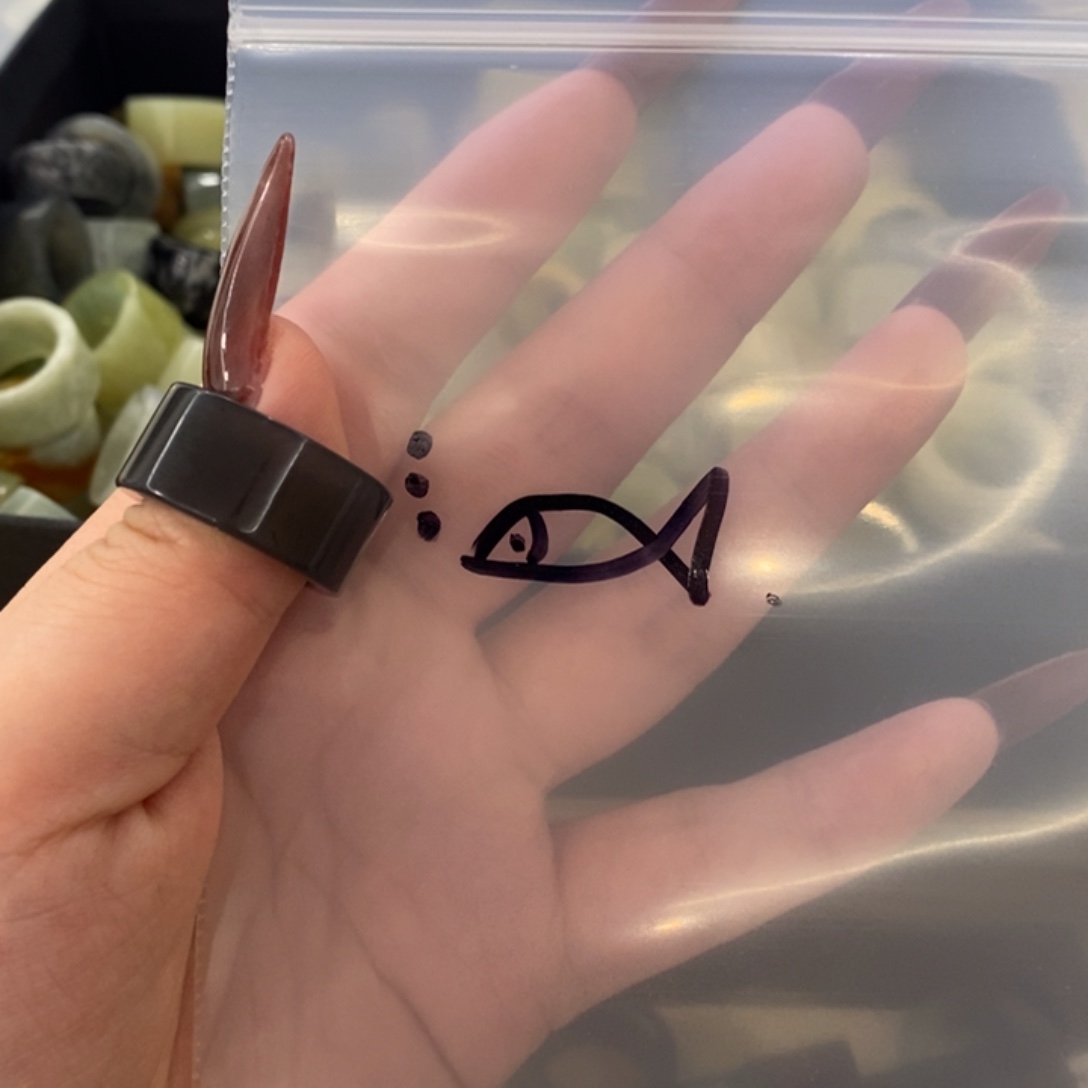 ****.蛇纹石玉未镶嵌戒圈