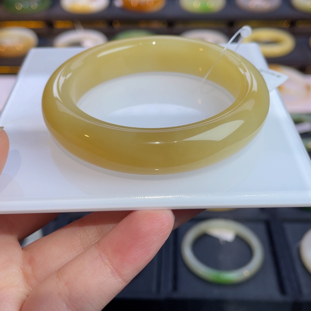 和田玉手镯未镶嵌蜜糖手镯54