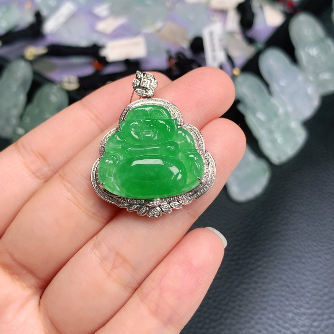 颈饰18K金镶嵌翡翠佛公