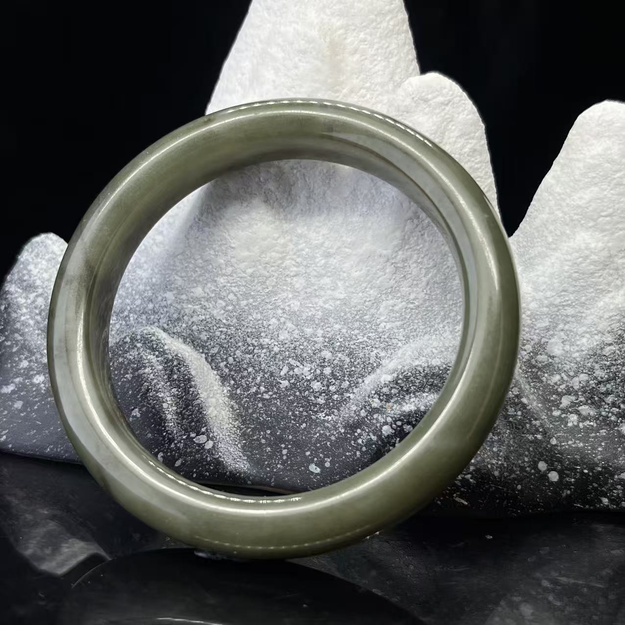 A1720 和田玉手镯 QQ528051