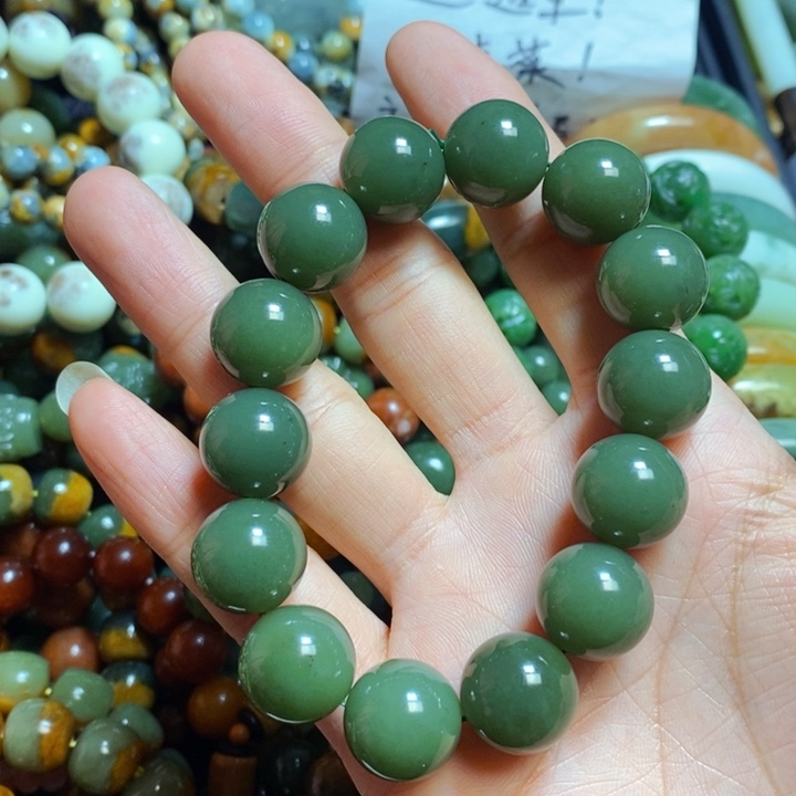 透闪石质玉手链未镶嵌