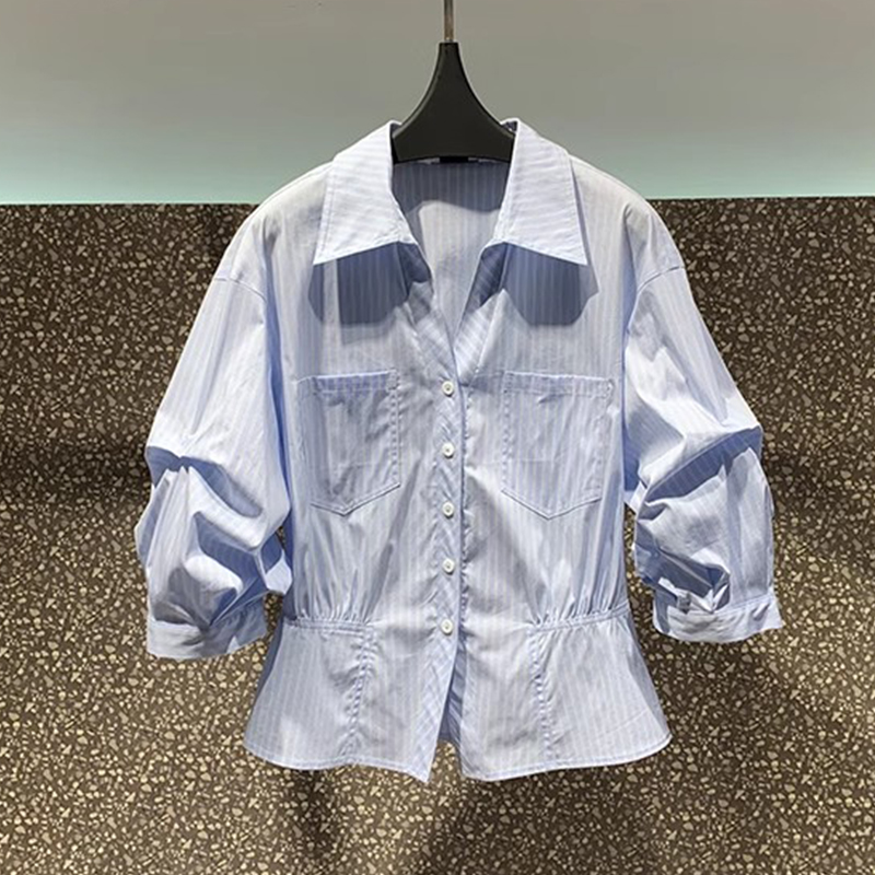 蓝色条纹花苞袖中袖衬衫女2025夏新款收腰显瘦通勤气质衬衣上衣