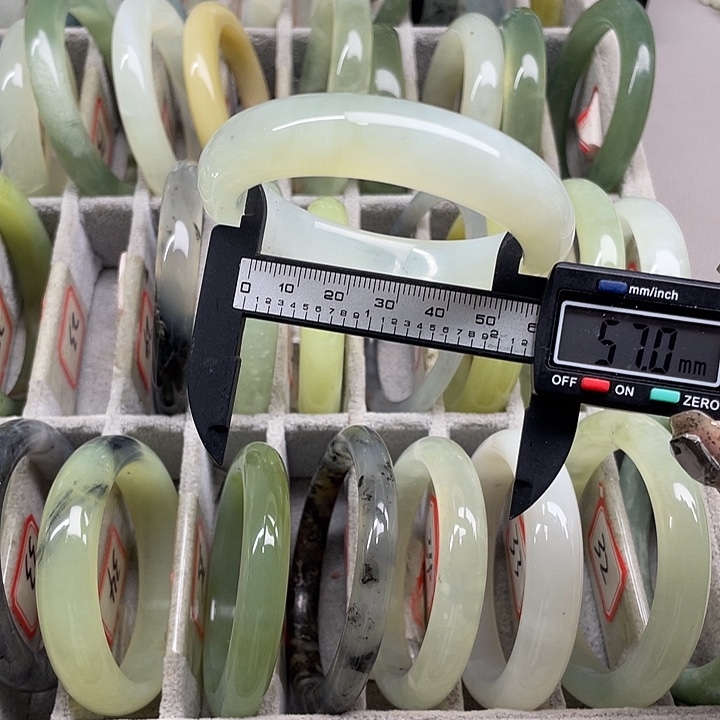 蛇纹石玉未镶嵌手镯28