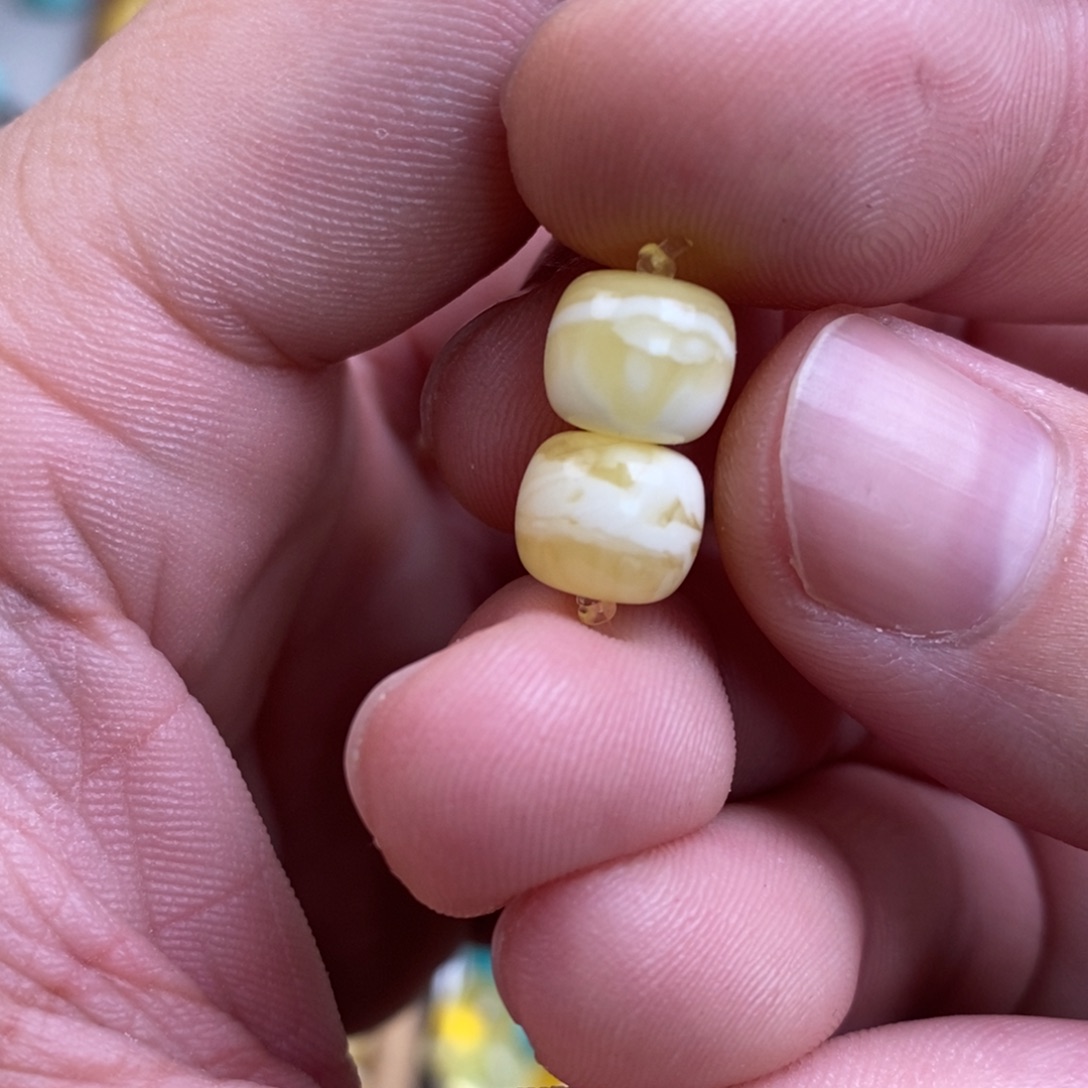 九***哥蜜蜡未镶嵌裸石配饰