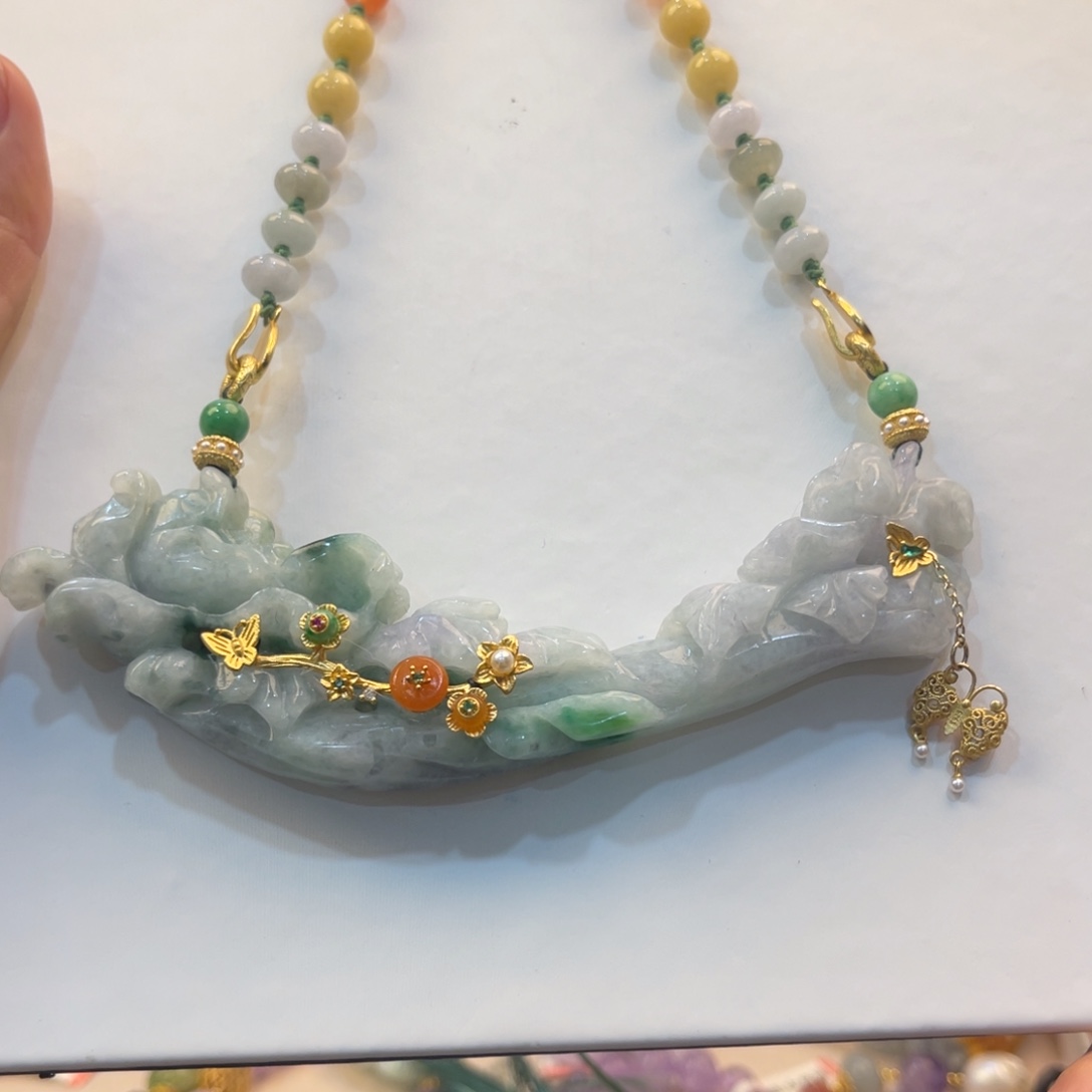 翡翠颈饰未镶嵌吊坠