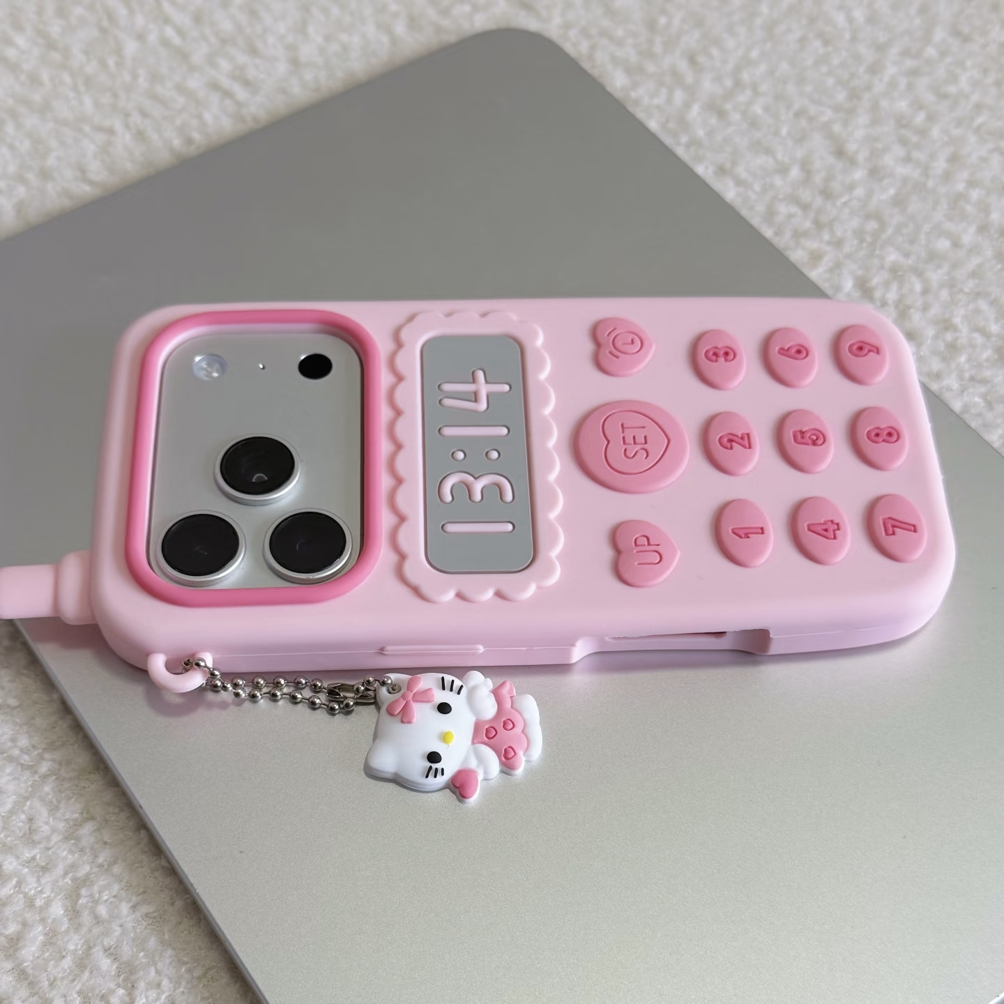 卡通爱心大哥大美乐蒂凯蒂猫电话机适用iPhone17pro软硅胶手机壳