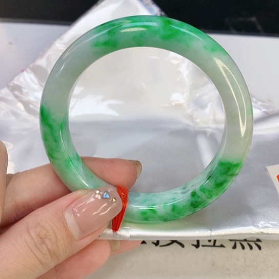 翡翠手镯未镶嵌天然翡翠A货085