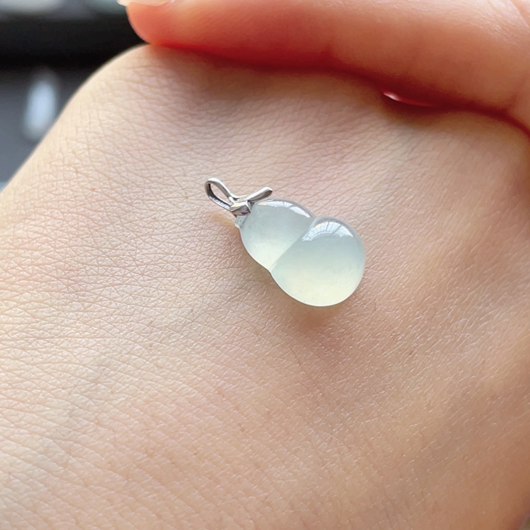 翡翠颈饰18K金镶嵌葫芦