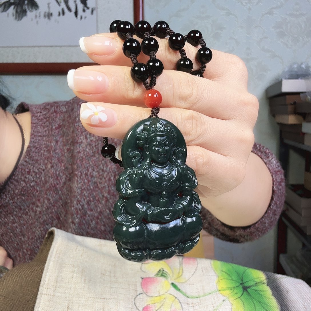 和田玉未镶嵌颈饰