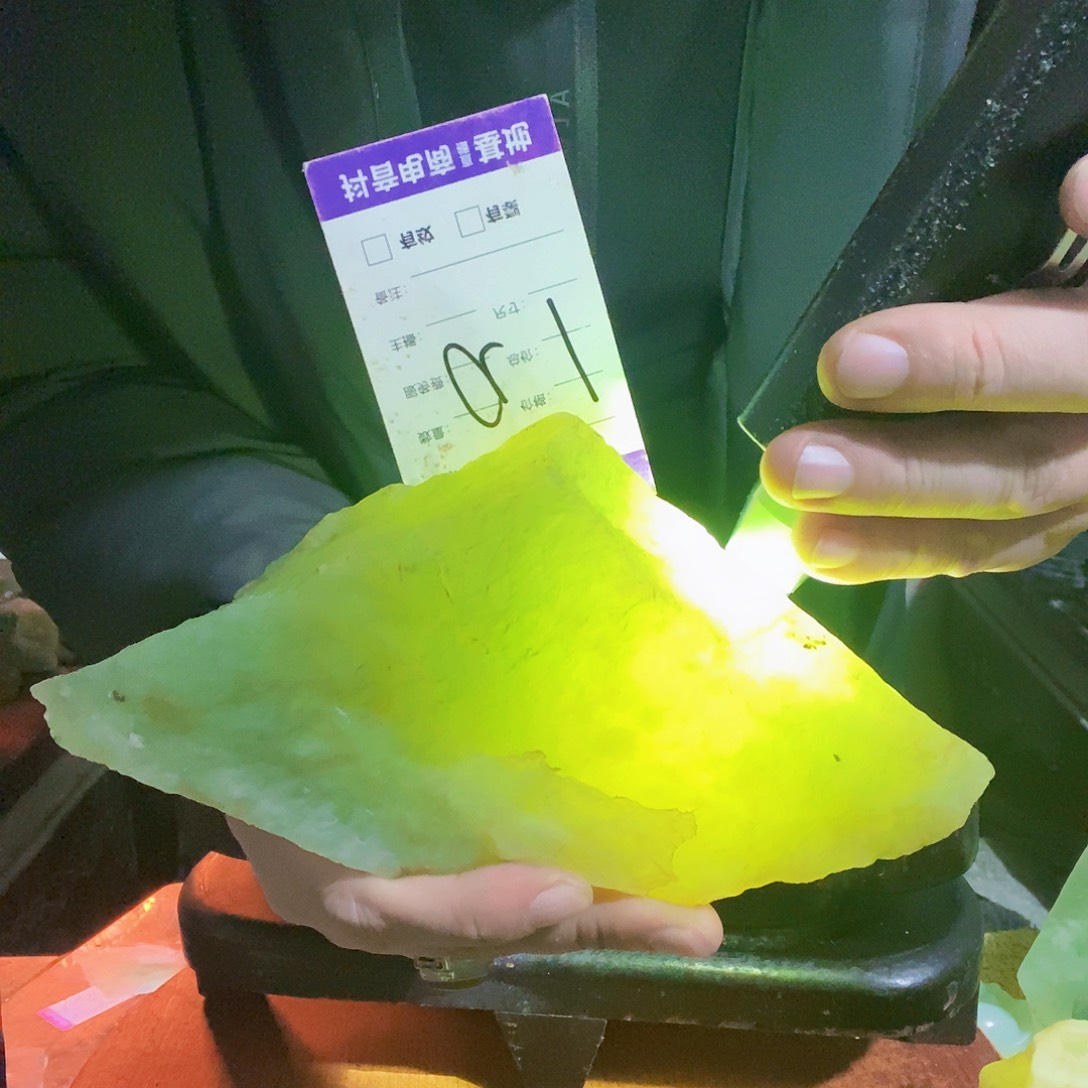 蛇纹石玉未镶嵌珠宝半成品