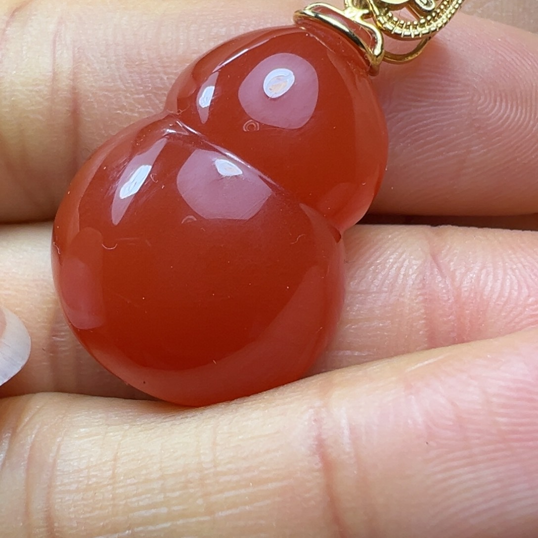 南红玛瑙吊坠18K金镶嵌