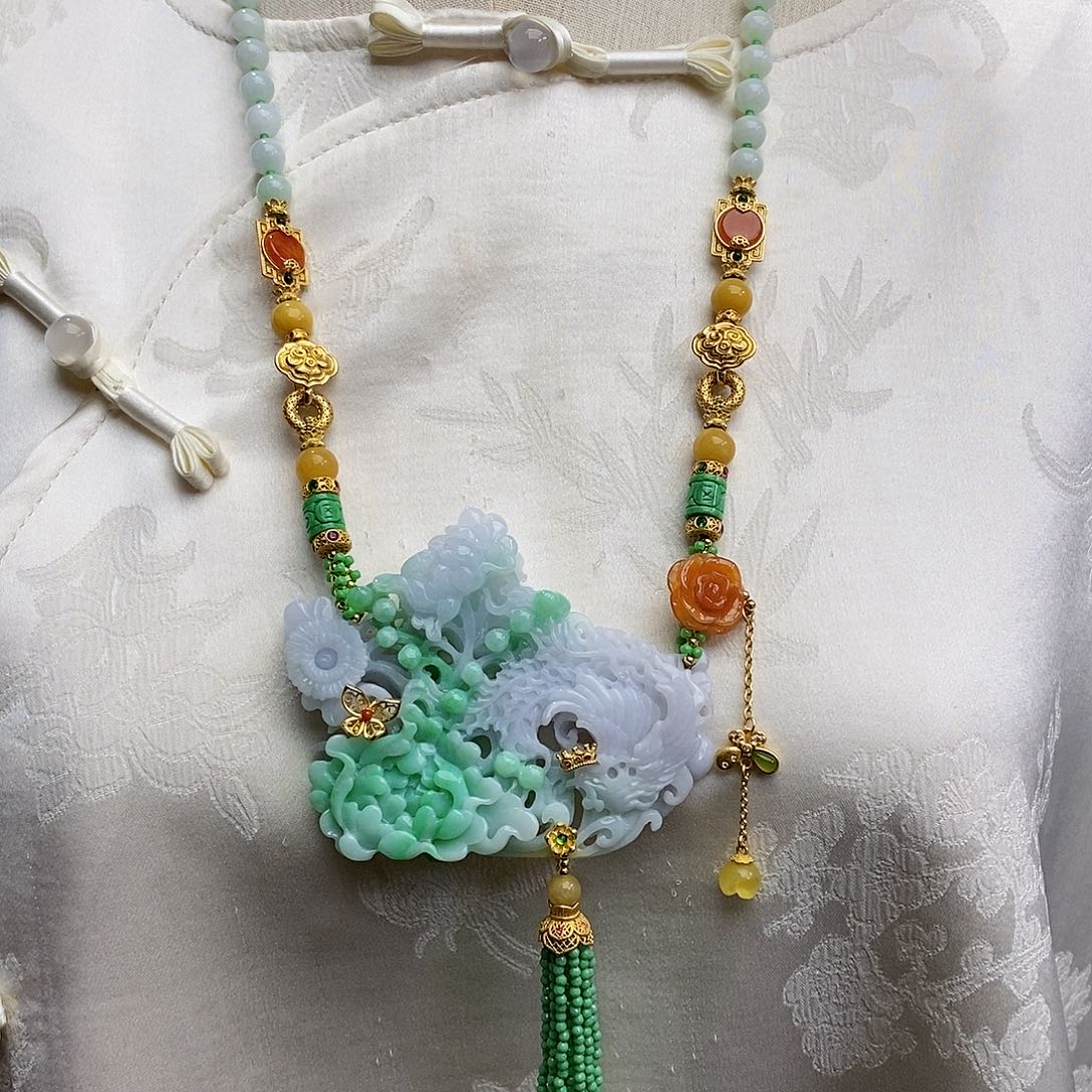 翡翠颈饰未镶嵌天然