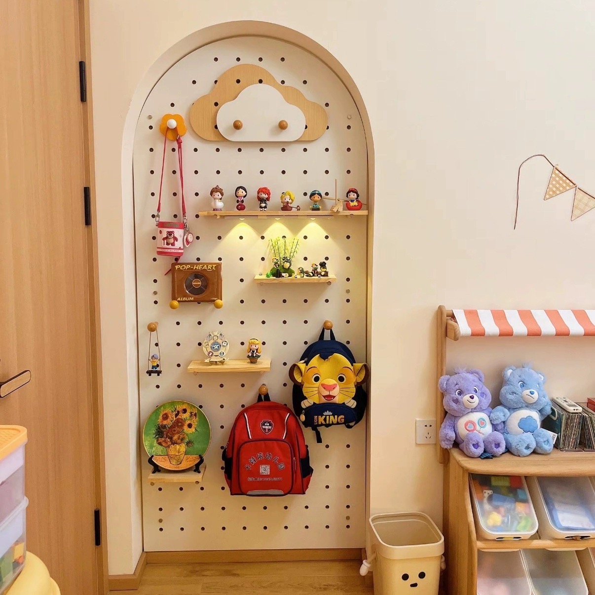 洞洞板置物架收纳架墙上家用客厅卧室墙面装饰架收纳架