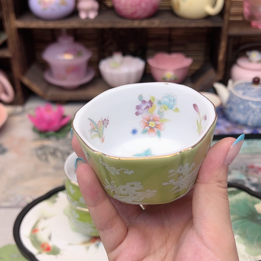壶主人杯。