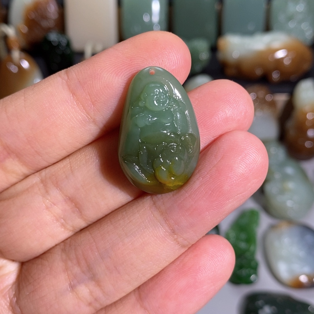 颈饰未镶嵌和田玉