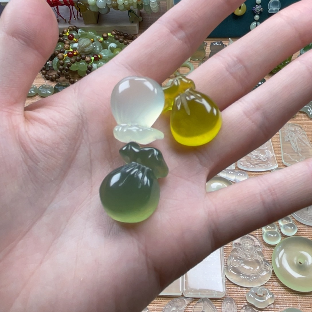 蛇纹石玉未镶嵌颈饰多样性发1