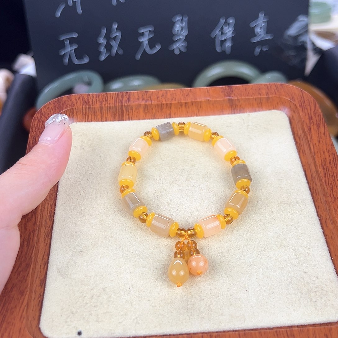 未镶嵌手镯石英质玉