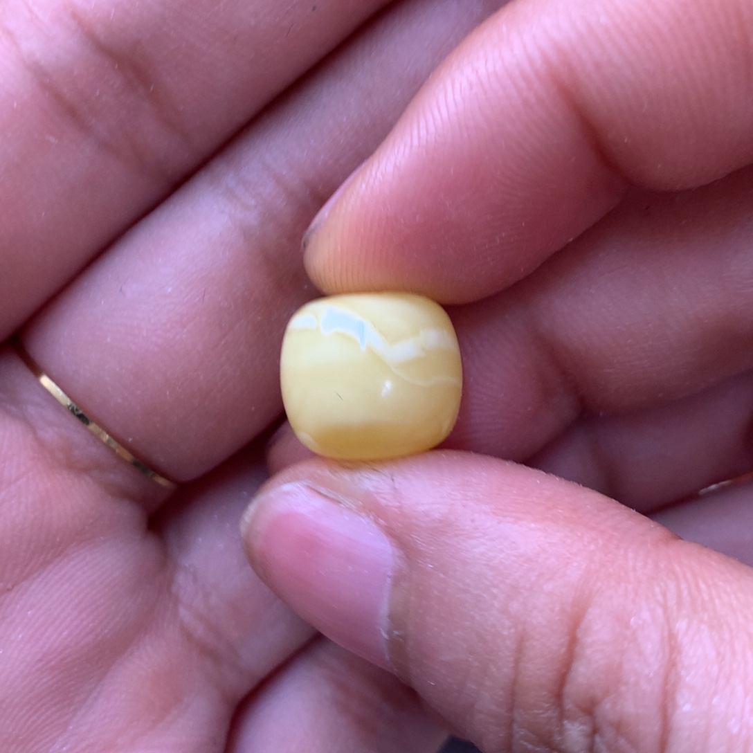 Y***￴裸石蜜蜡未镶嵌蜜蜡