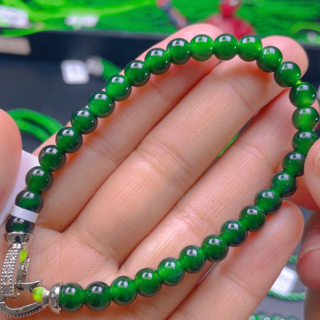 翡翠颈饰未镶嵌，1