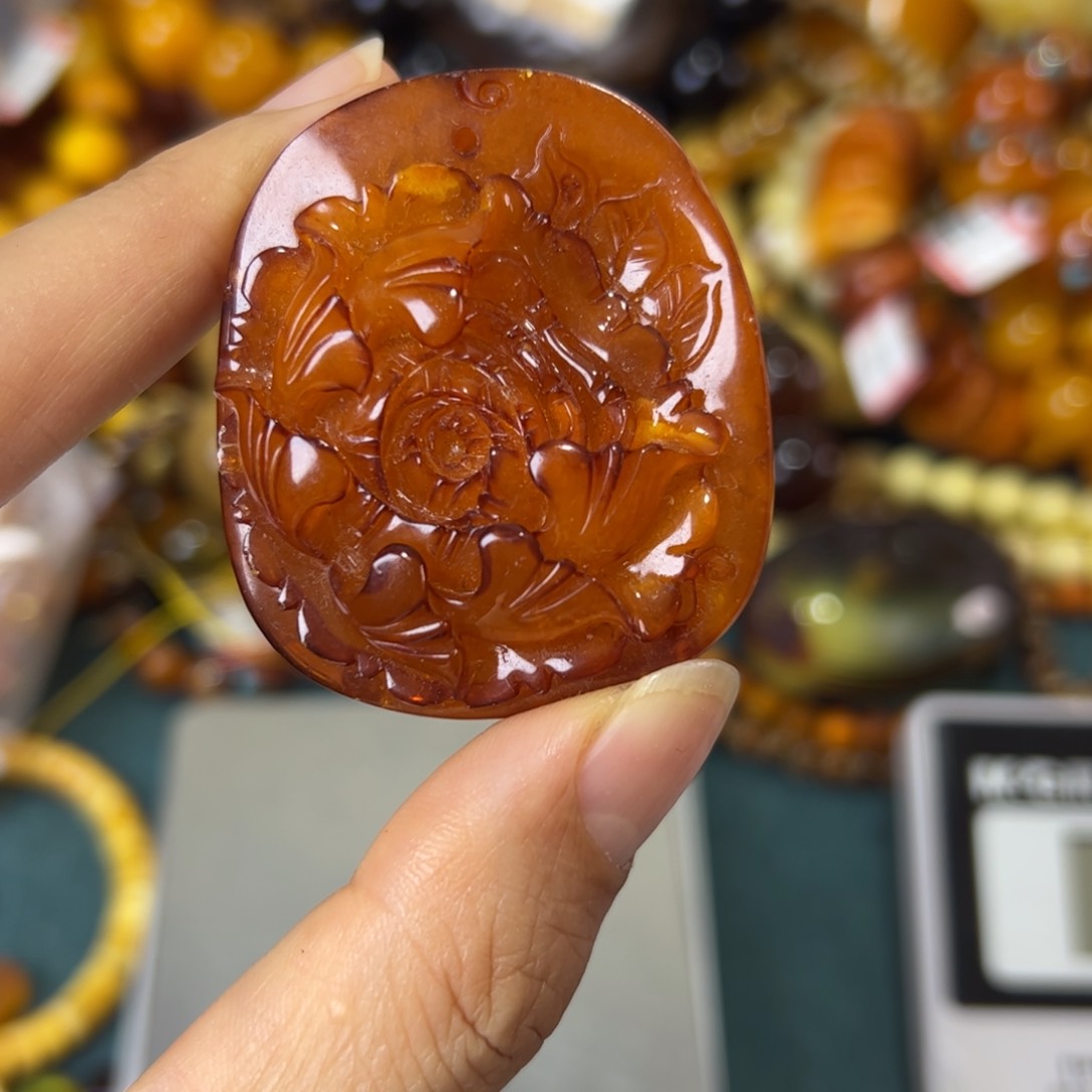 未镶嵌琥珀珠宝奇石389