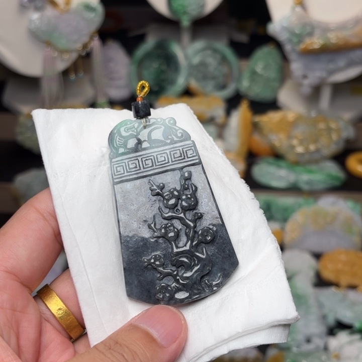 翡翠未镶嵌颈饰吊坠