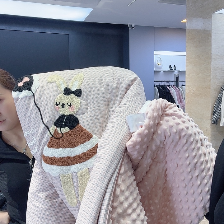 棉粉色小兔，粉色小兔格子链接里