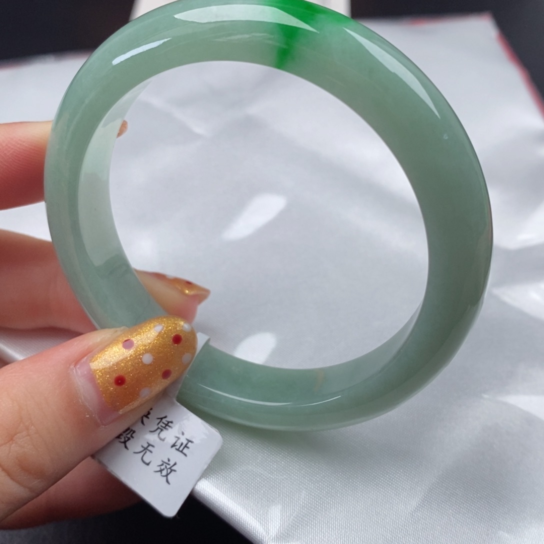 翡翠手镯未镶嵌54圈口推荐