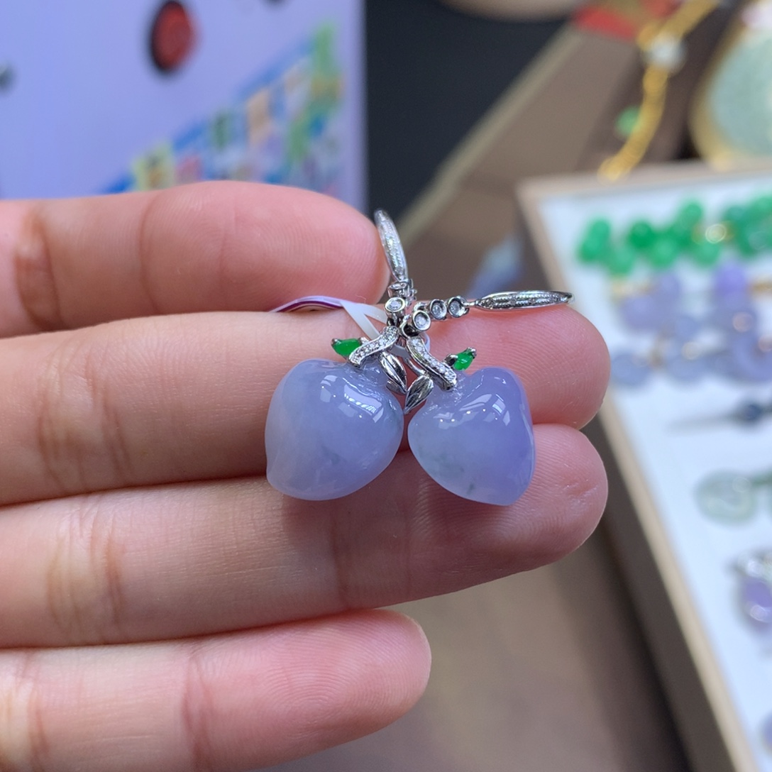 翡翠18K金镶嵌颈饰翡翠