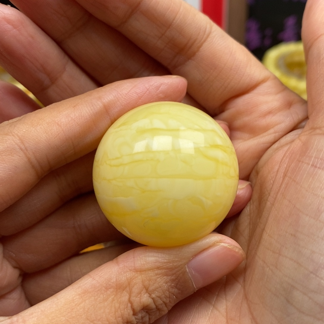 琥珀未镶嵌裸石34.7