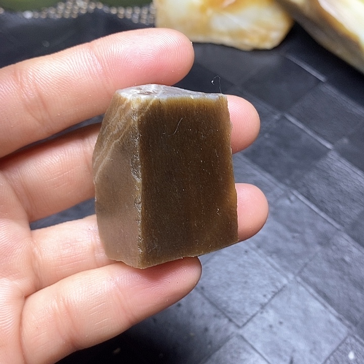 和田玉未镶嵌毛料