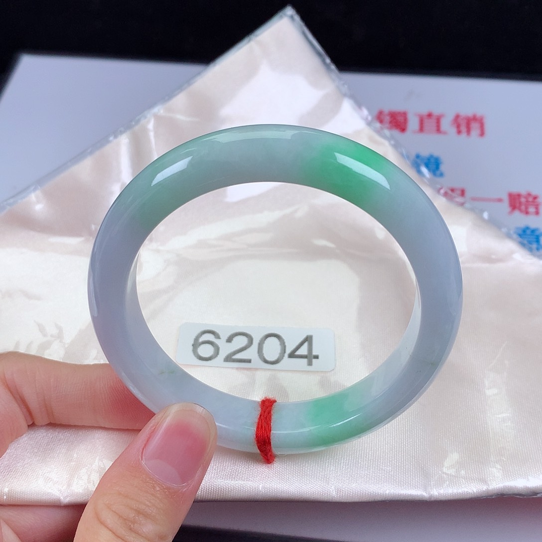 翡翠手镯未镶嵌58圈口 色多 肉质细腻 价格漏