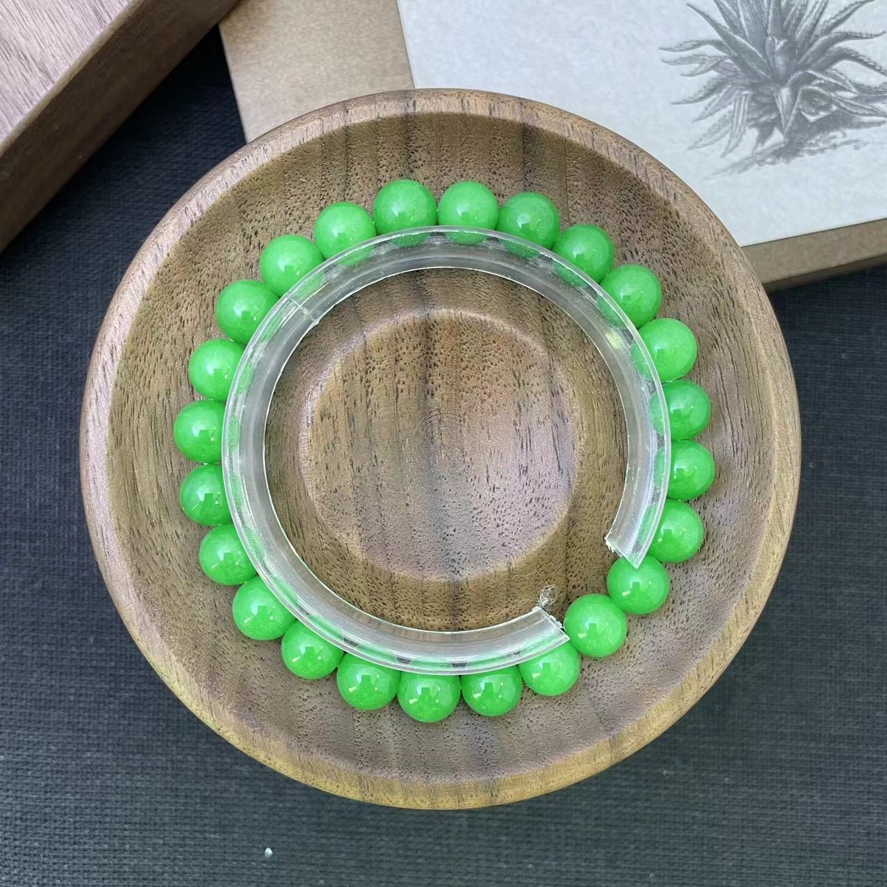 佳玺饰品 054 辣绿 8mm手链 多样性发货