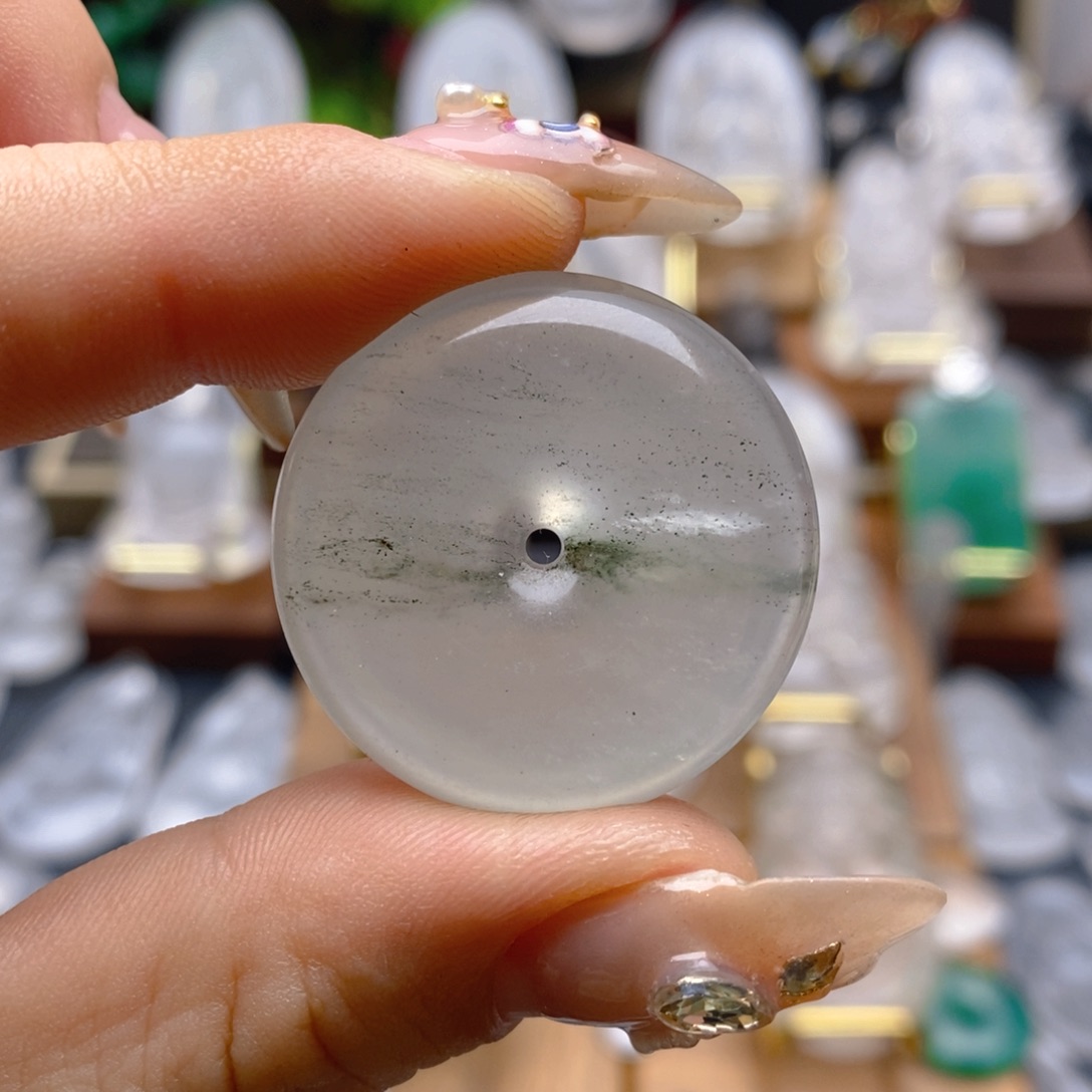 石英质玉颈饰未镶嵌