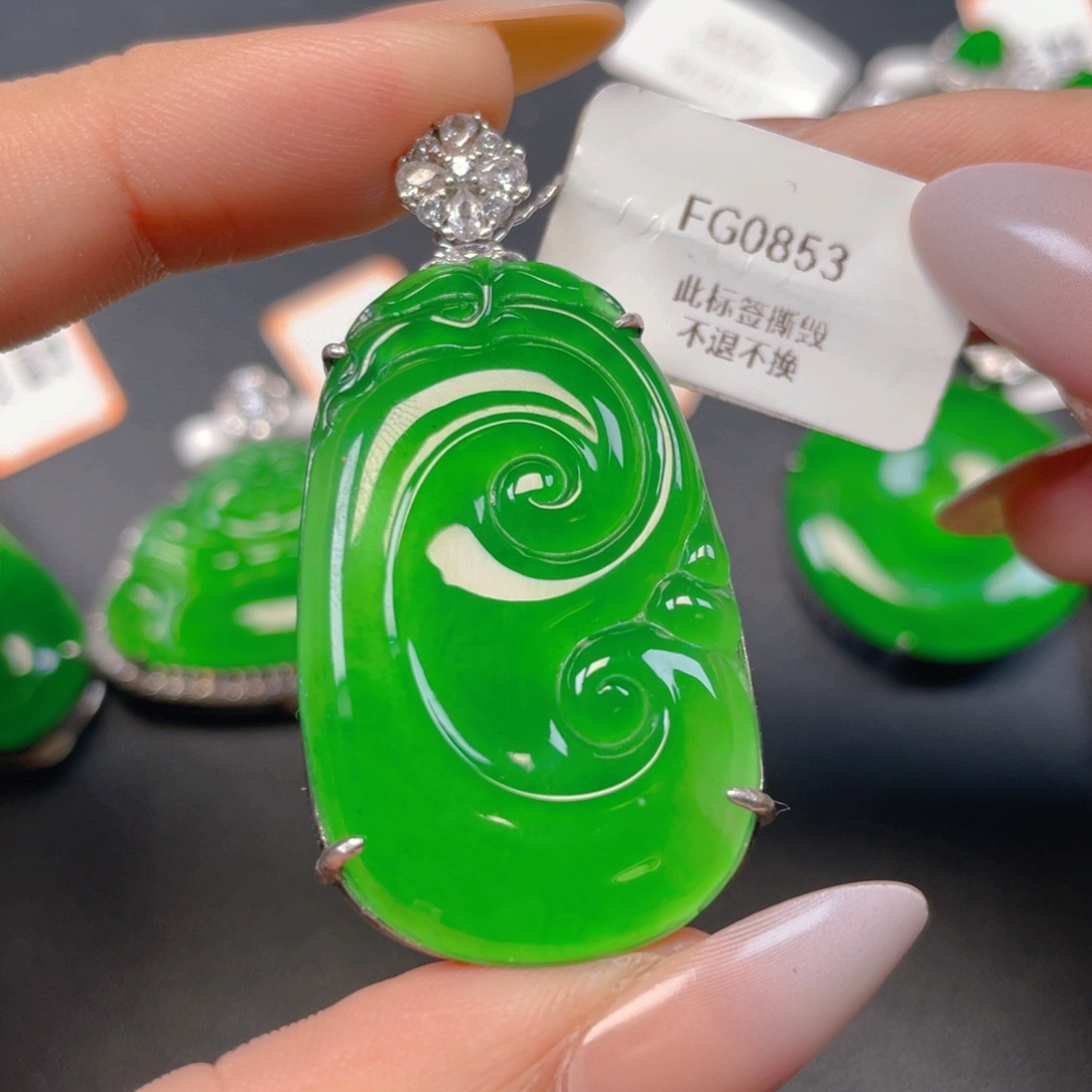 【闪购商品】颈饰银S925镶嵌翡翠翡翠