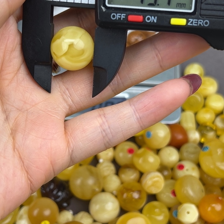 琥珀裸石未镶嵌微瑕93