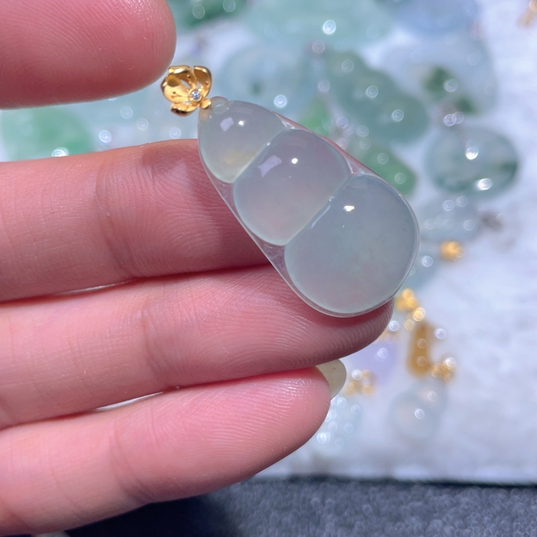 翡翠18K金镶嵌颈饰翡翠