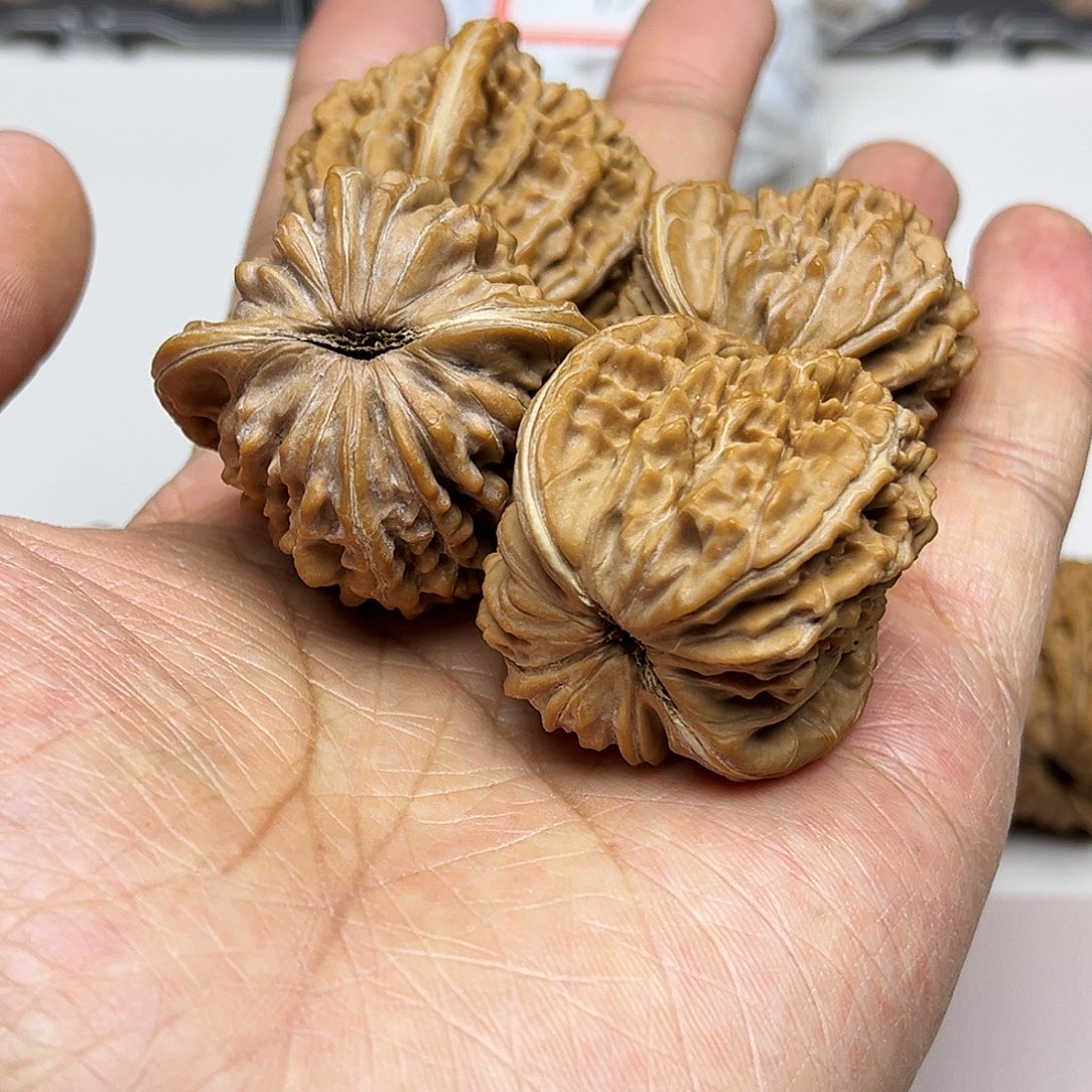 雷***禺吊坠文玩核桃两队4142