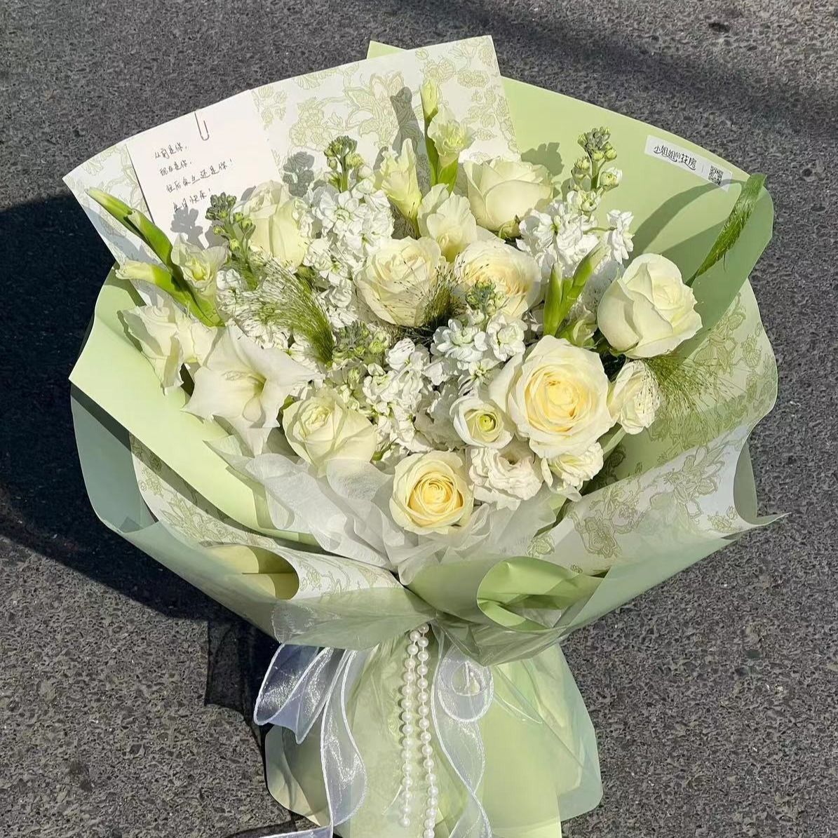 【白茶清欢】9朵白玫瑰花混搭白桔梗紫罗兰喷泉草剑兰生日表白花束送女友送闺蜜花店送花上门