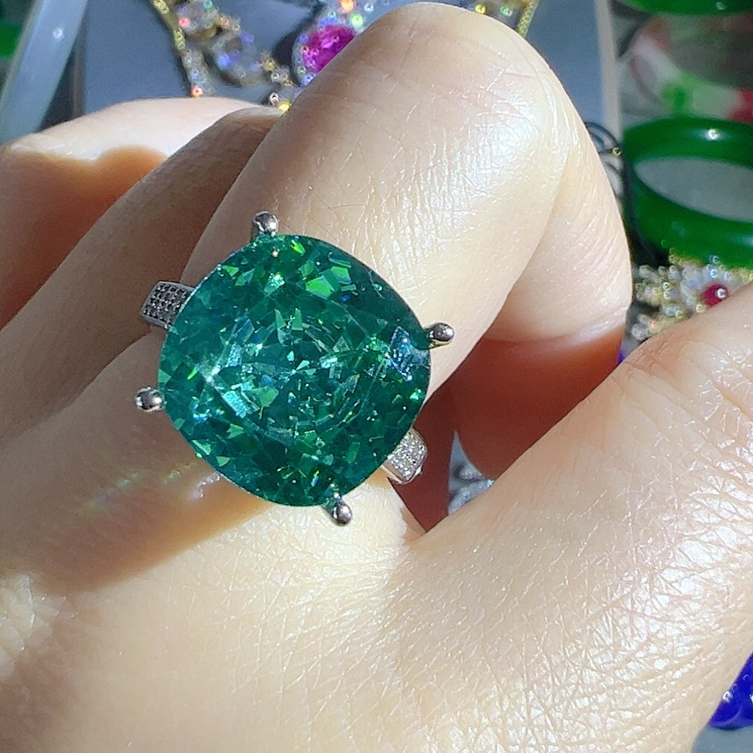 花岗石钨合金红色蓝色大宝贝