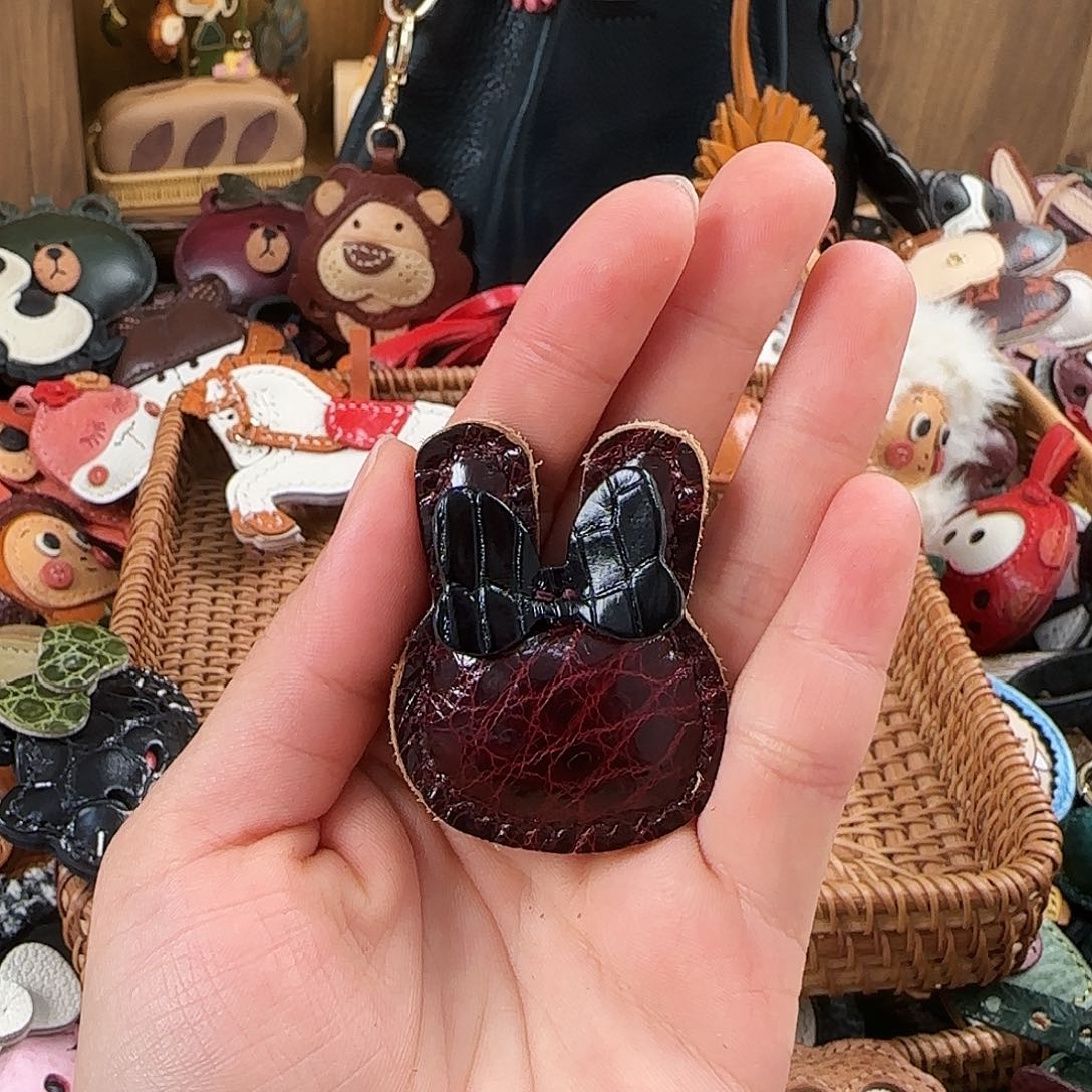 牛皮便携款福利 龙虾扣稀有鱼皮米菲兔