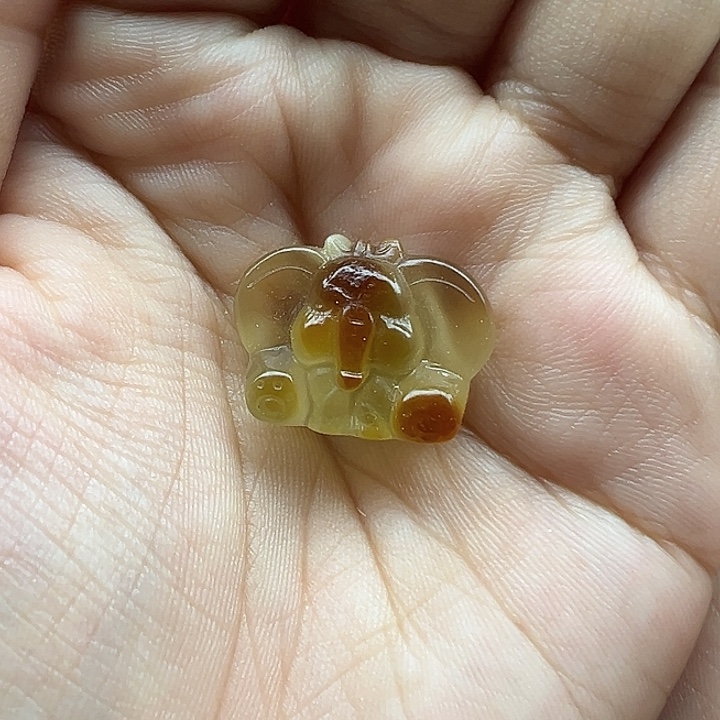 琥珀未镶嵌珠宝奇石打孔不退换