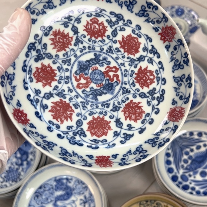 瓷片白青花釉里红缠枝莲壶承