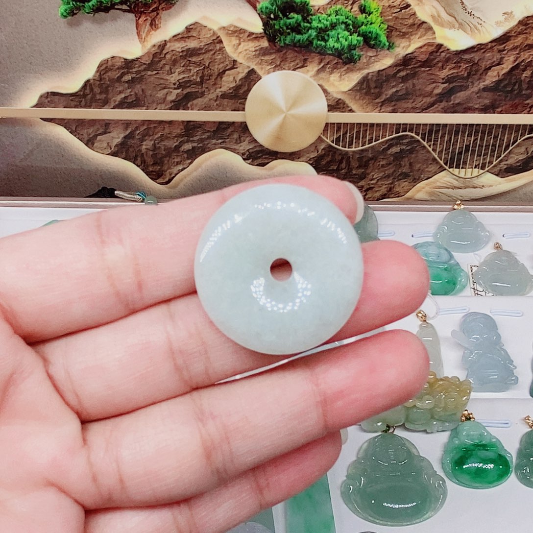 颈饰未镶嵌翡翠1
