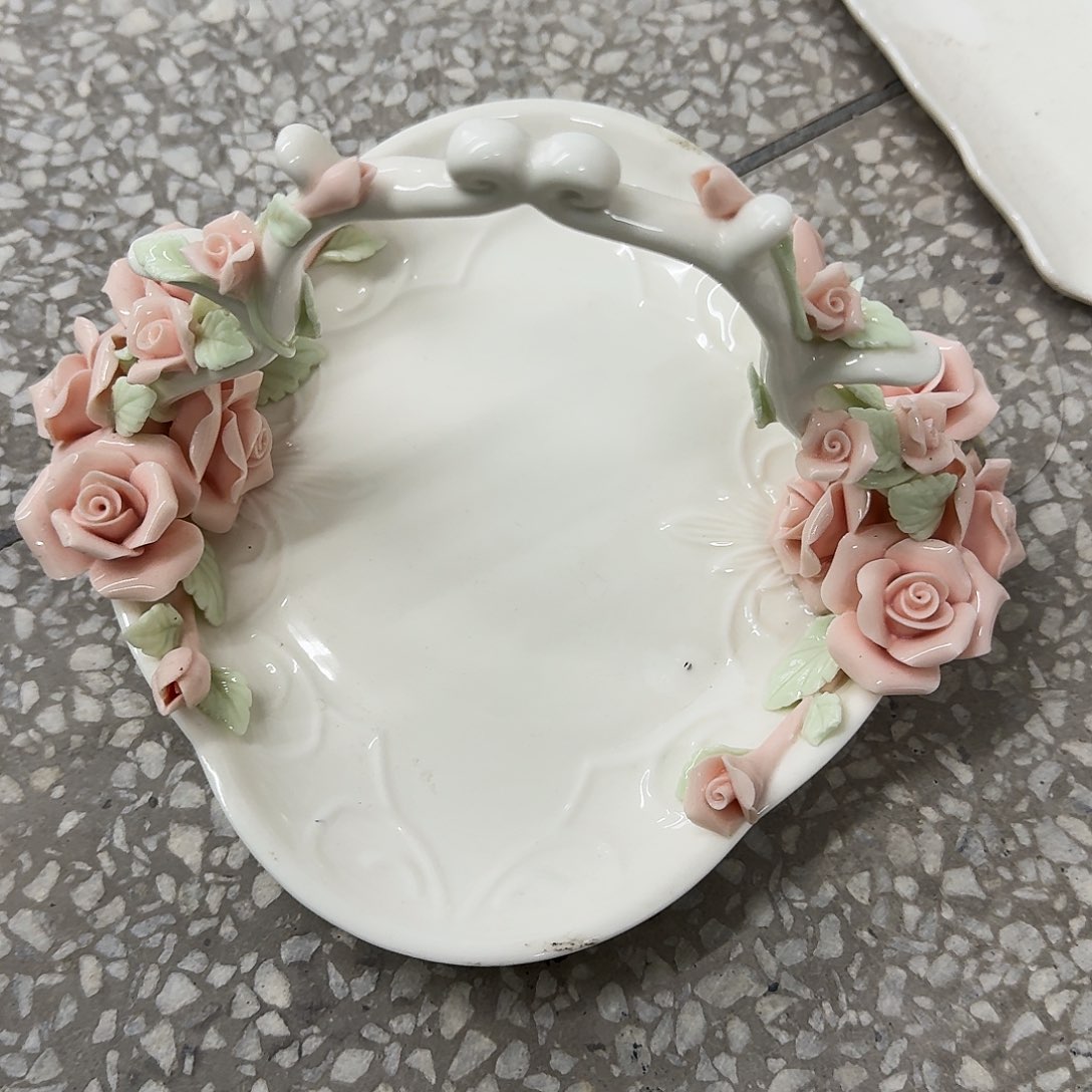 淡***生微瑕气孔黑点玫瑰花提篮盘