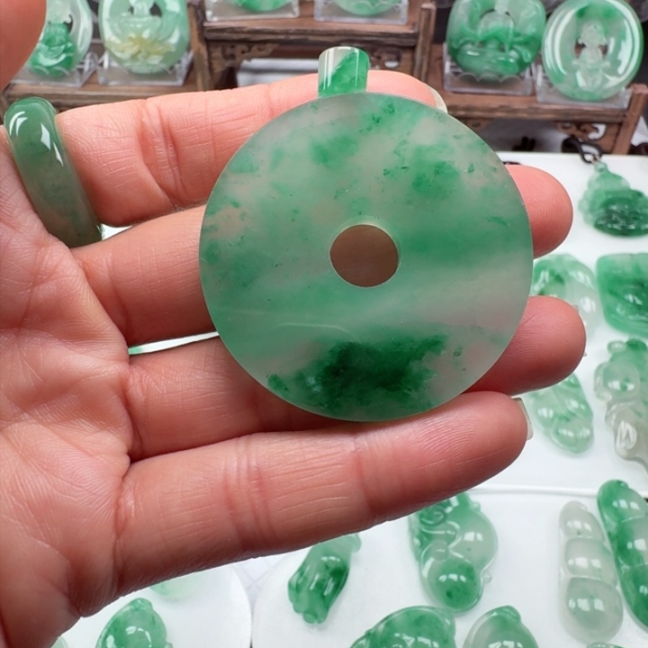 纯天然非洲翠平安扣