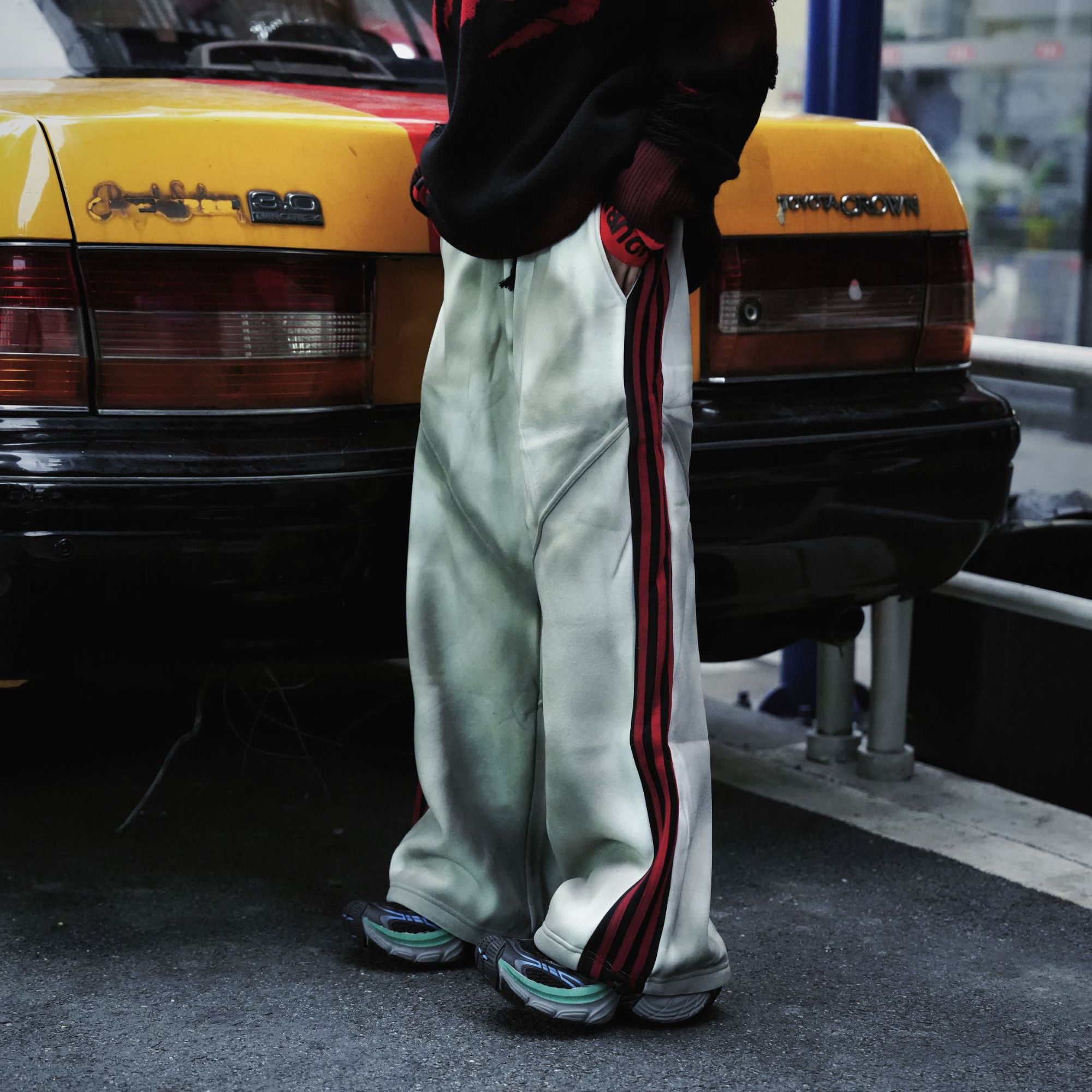 冬季复古条纹休闲裤男冬季加绒宽松直筒垂感阔腿运动卫裤WK25811